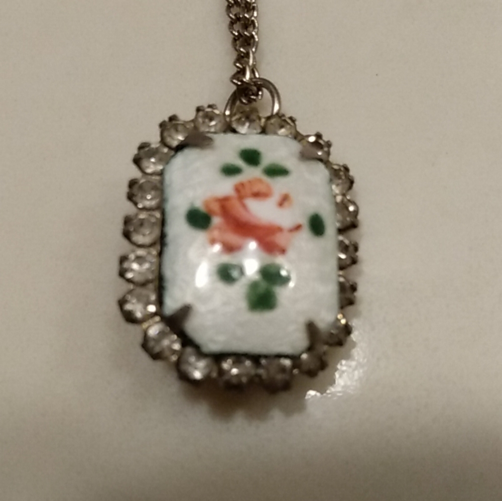 Vtg Guilloche Enamel Pink Rose Rhinestone Pendant Necklace Cottagecore Lolita - Picture 10 of 10